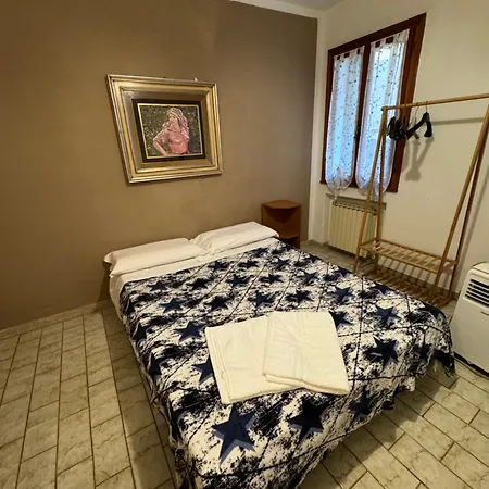 Locanda The Wolf House Greysclass Venezia