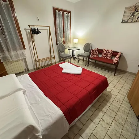 Locanda The Wolf House Greysclass Venezia