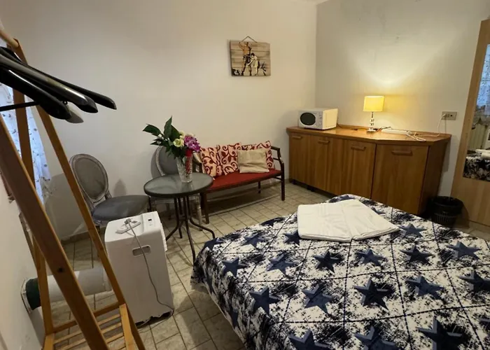 The Wolf House Greysclass