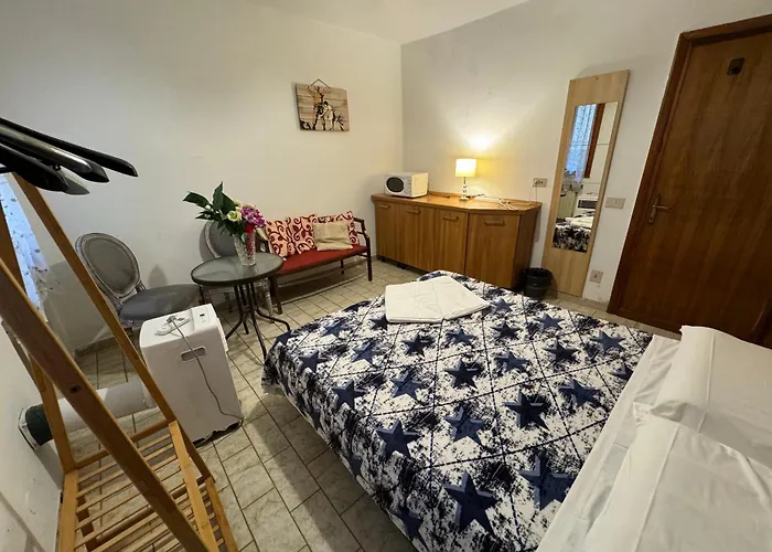 The Wolf House Greysclass