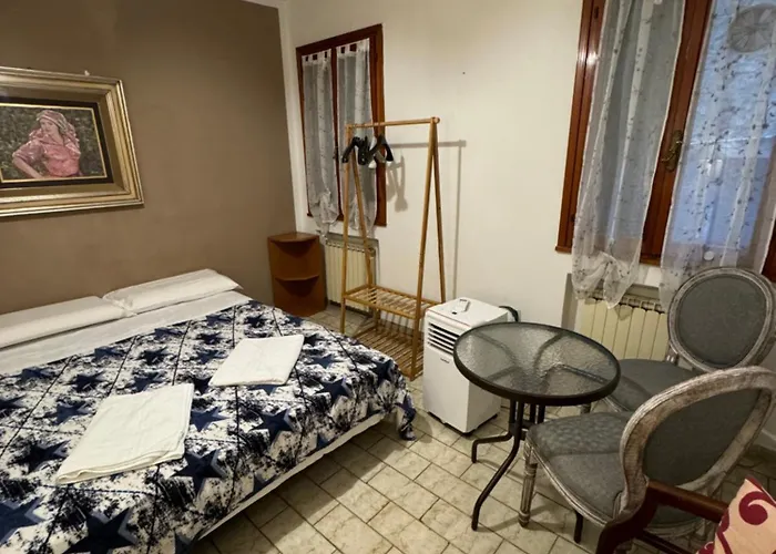 Мини-отель The Wolf House Greysclass *