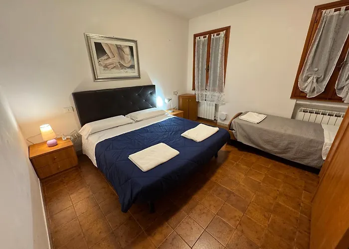 The Wolf House Greysclass * Венеция