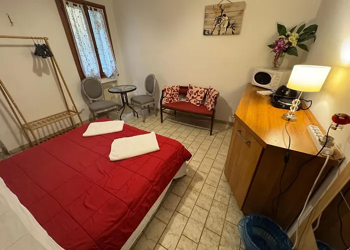 The Wolf House Greysclass