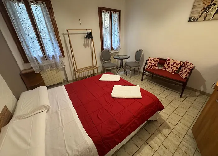 Мини-отель The Wolf House Greysclass Венеция