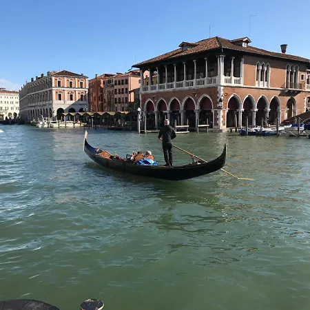 Мини-отель The Wolf House Greysclass