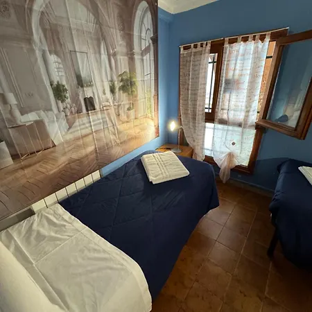 The Wolf House Greysclass Мини-отель