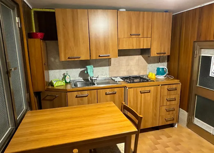 The Wolf House Greysclass * Venice