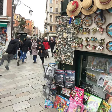 The Wolf House Greysclass * Venedig