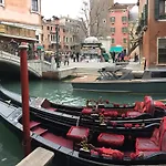 The Wolf House Greysclass Gasthof Venedig