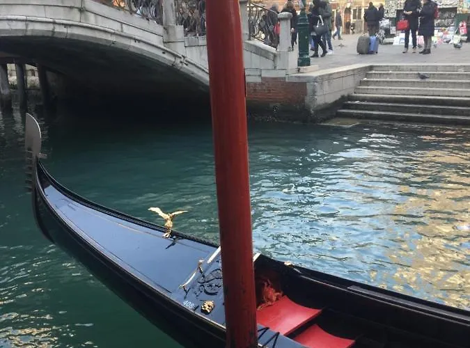 The Wolf House Greysclass Estalagem Veneza